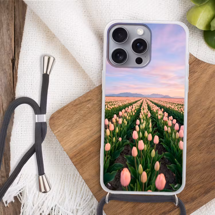 Tulpen - Landschap - Roze Hoesje iPhone 16 Pro Max met koord klein -sfeer4