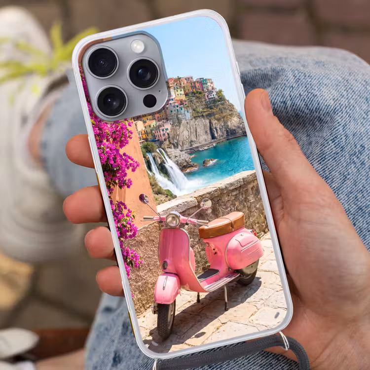 Voertuig - Roze - Kust - Zomer - Reizen Hoesje iPhone 16 Pro Max met koord klein -sfeer3
