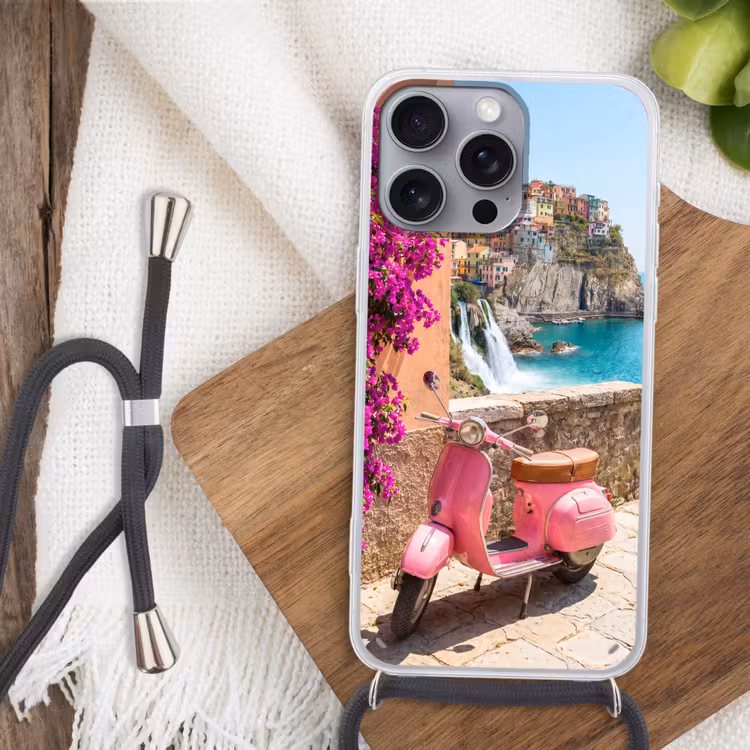 Voertuig - Roze - Kust - Zomer - Reizen Hoesje iPhone 16 Pro Max met koord klein -sfeer4