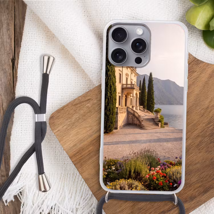Phone case crossbody - Villa - Water - Stairs - Villa - water -trappen Hoesje iPhone 16 Pro Max met koord klein