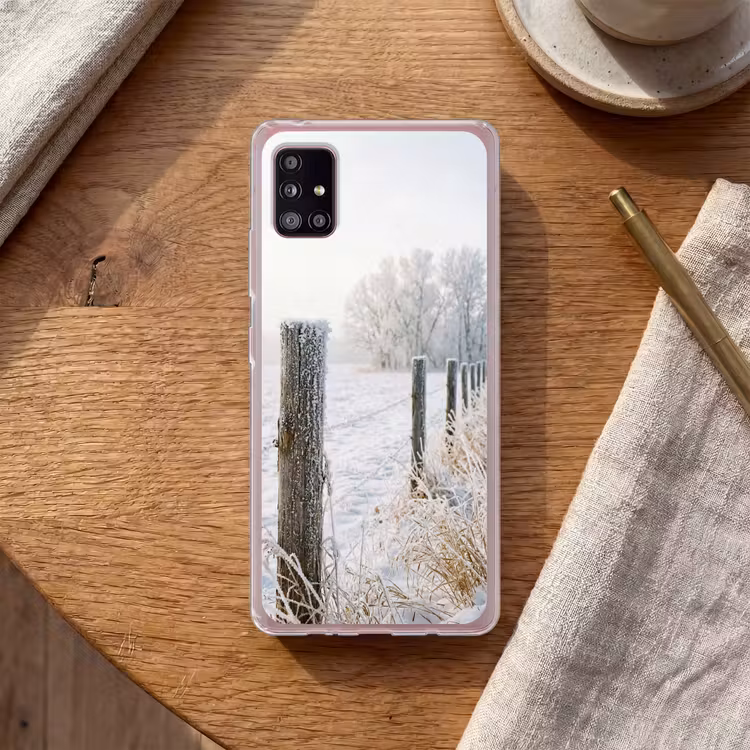 Hek - Sneeuw - Mist - Platteland - Nostalgisch Telefoonhoesje Samsung Galaxy A51 5G klein -sfeer1
