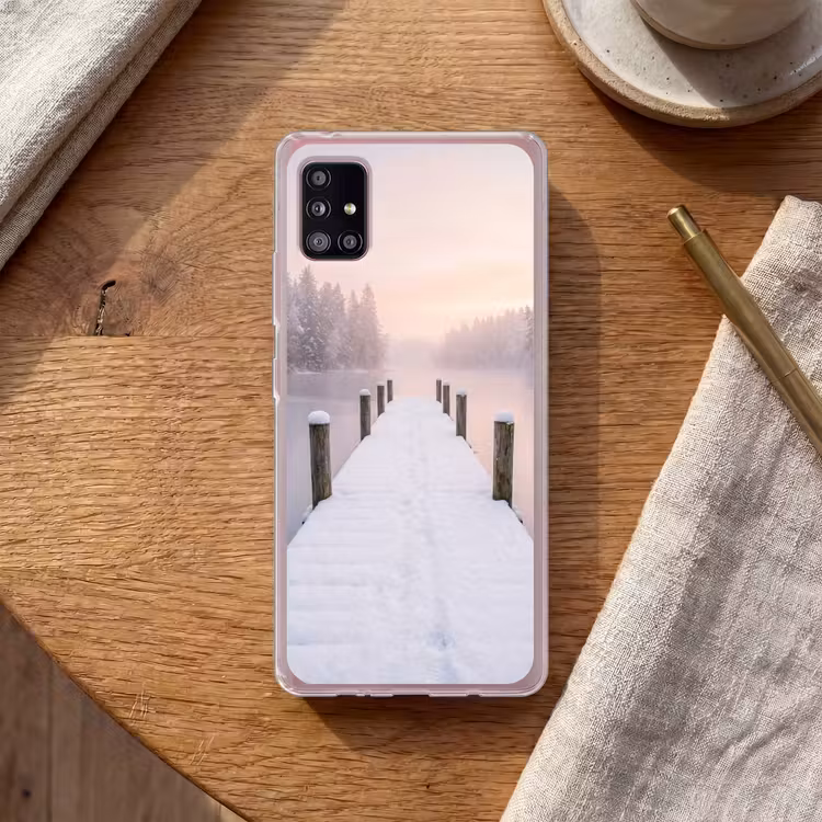 Steiger - Meer - Mist - Winter - Serene Telefoonhoesje Samsung Galaxy A51 5G klein -sfeer1