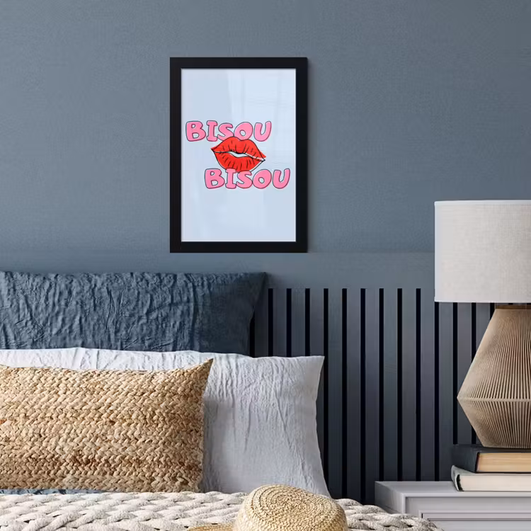 Bisou - Blauw - Roze - Lippen fotolijst zwart zonder passe partout klein -sfeer3