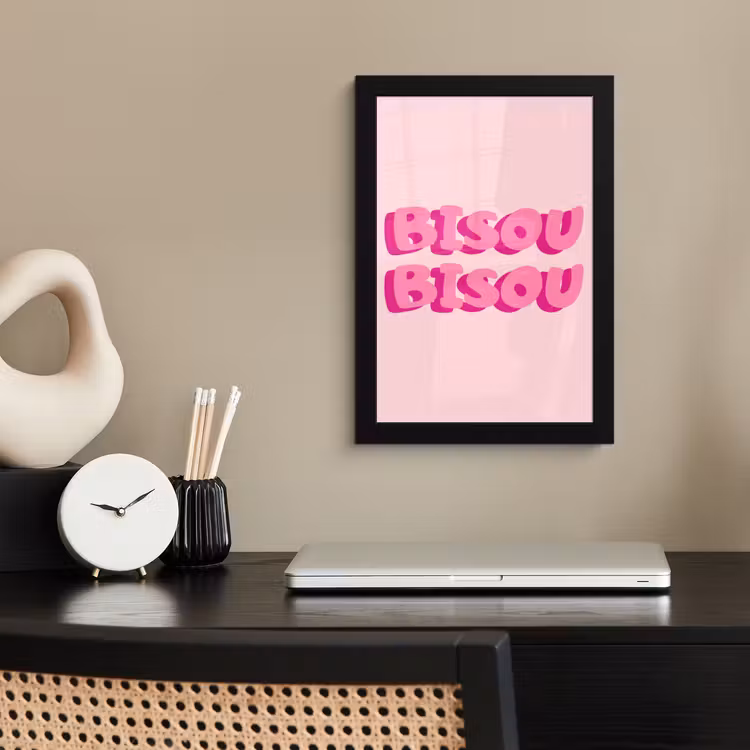 Bisou - Roze - Dikke letters fotolijst zwart zonder passe partout klein -sfeer1