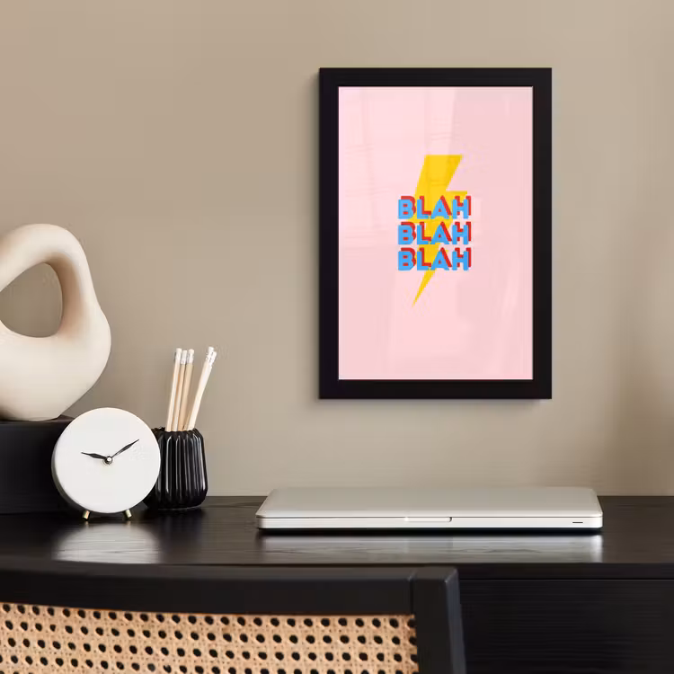 Blah - Bliksem - Roze fotolijst zwart zonder passe partout klein -sfeer1