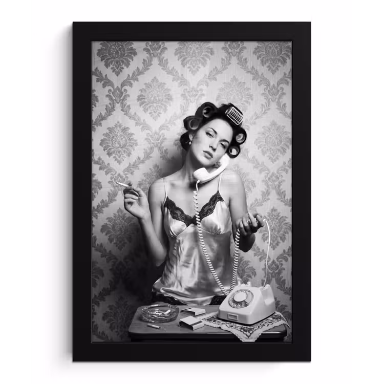 Chic - Vrouw - Zwart - Wit fotolijst zwart zonder passe partout klein -3d