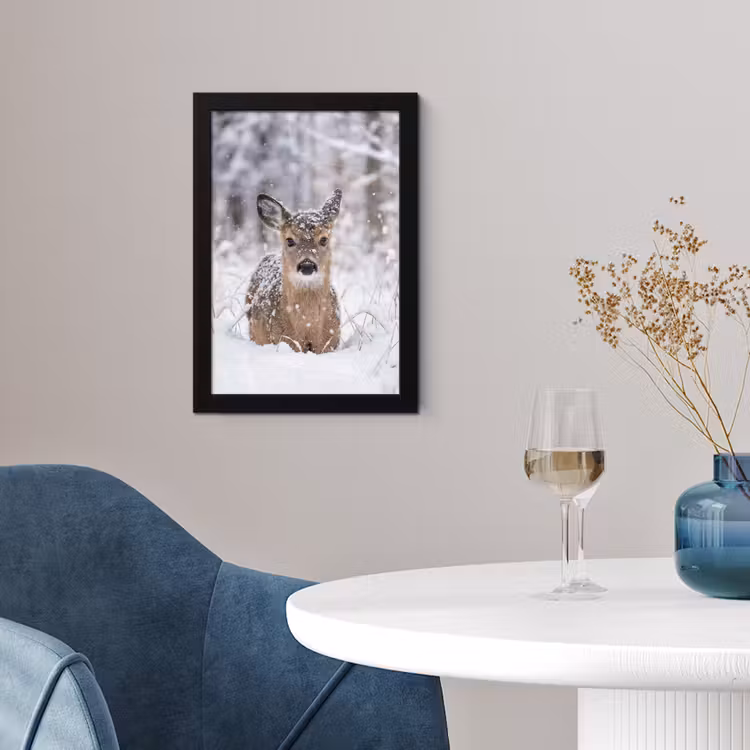 Hert - Sneeuw - Bos - Dieren - Vertederend fotolijst zwart zonder passe partout klein -sfeer4