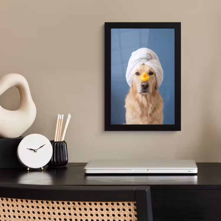 Hond - Badeend - Geel fotolijst zwart zonder passe partout klein -sfeer1