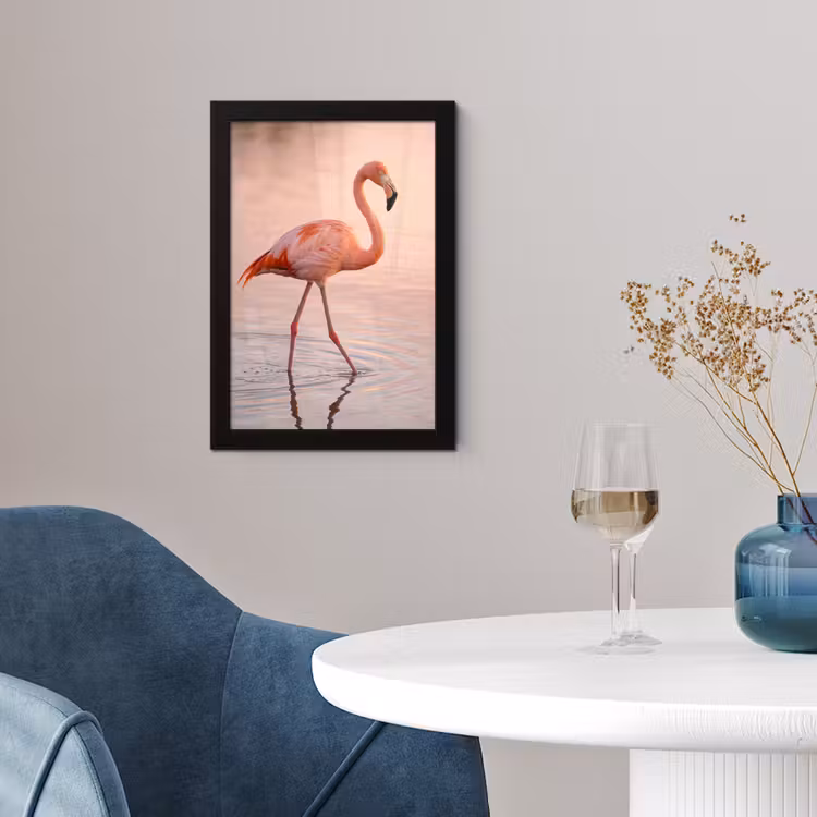 Flamingo - Water - Roze fotolijst zwart zonder passe partout klein -sfeer4