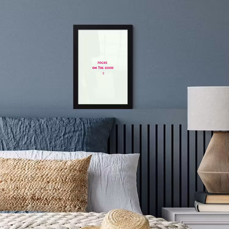 Focus - Beige - Roze - Smiley fotolijst zwart zonder passe partout klein -sfeer3