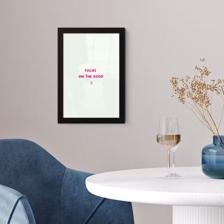 Focus - Beige - Roze - Smiley fotolijst zwart zonder passe partout klein -sfeer4
