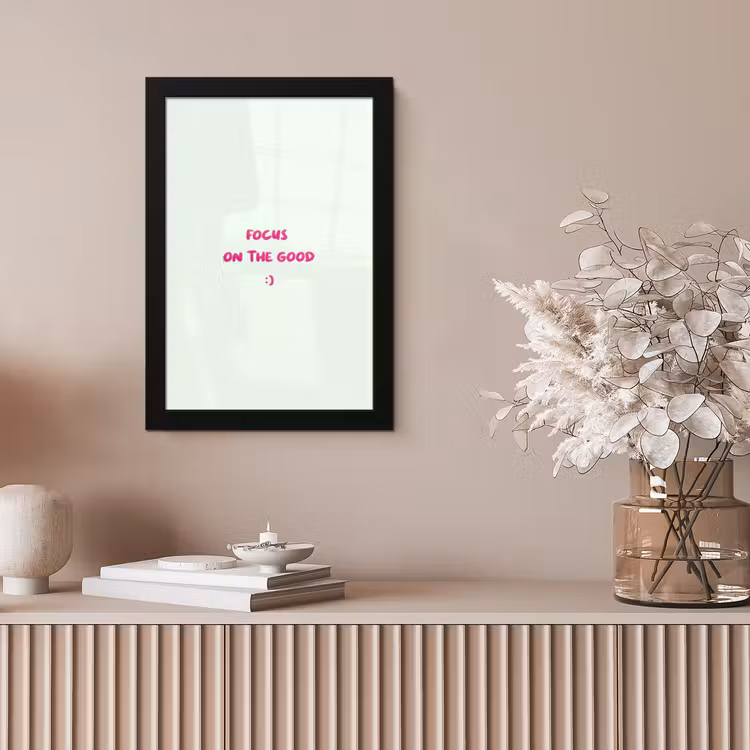 Focus - Beige - Roze - Smiley fotolijst zwart zonder passe partout klein -sfeer5