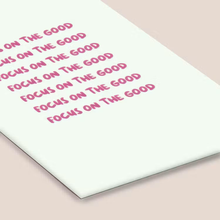 Focus on the good - Roze fotolijst zwart zonder passe partout klein -zsfeer6