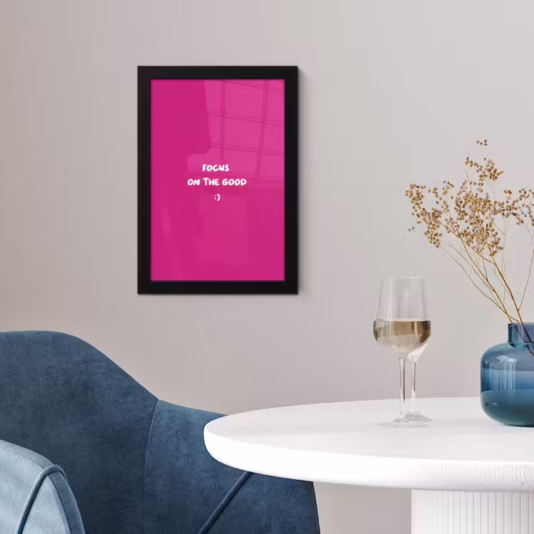 Focus - Smiley - Roze fotolijst zwart zonder passe partout klein -sfeer4