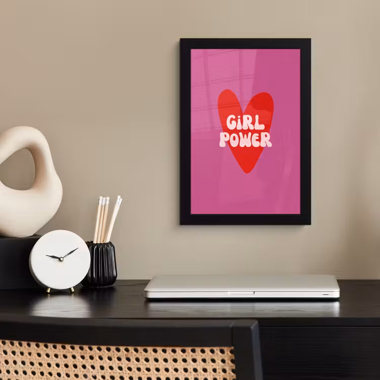 Girl power - Hart - Roze - Rood fotolijst zwart zonder passe partout klein -sfeer1