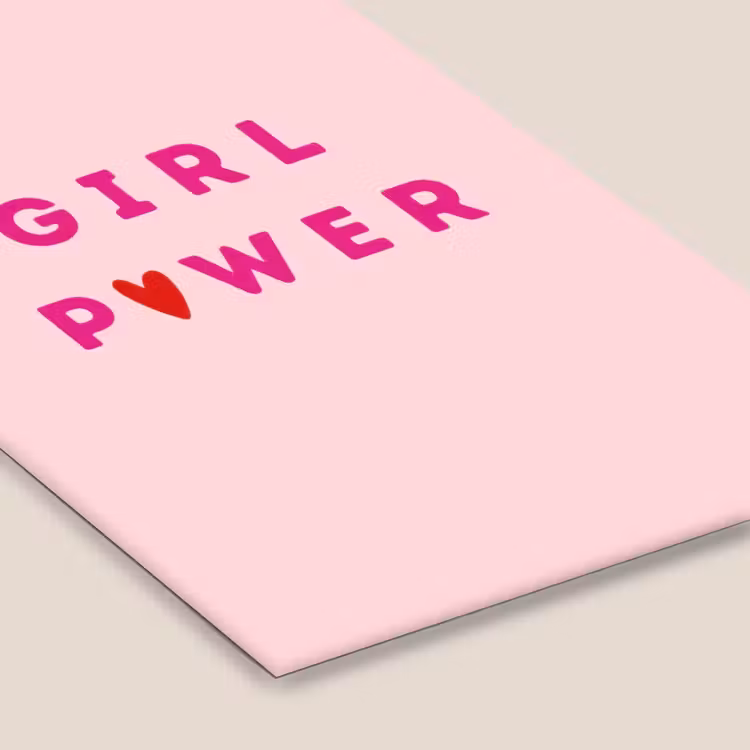 Girl power - Roze - Hartje fotolijst zwart zonder passe partout klein -zsfeer6