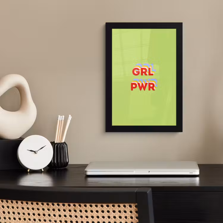 Grl pwr - Groen - Rood - 3D fotolijst zwart zonder passe partout klein -sfeer1