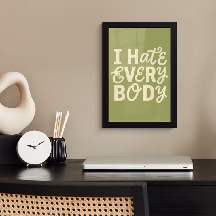 I hate everybody - Groen - Retro fotolijst zwart zonder passe partout klein -sfeer1