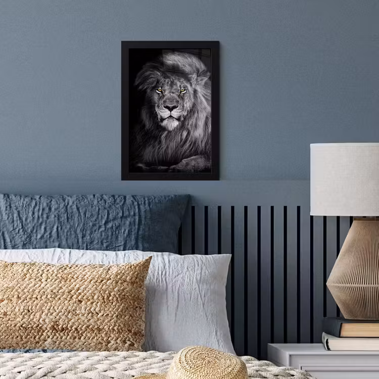 Leeuw - Ogen - Oranje - Zwart wit - Dieren - Portret fotolijst zwart zonder passe partout klein -sfeer3
