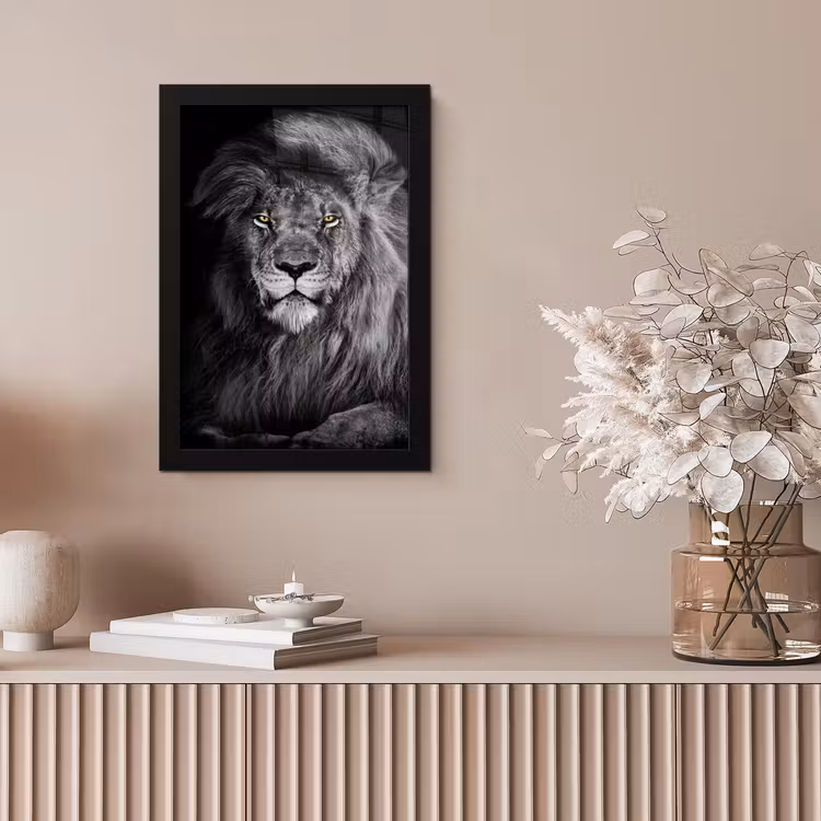 Leeuw - Ogen - Oranje - Zwart wit - Dieren - Portret fotolijst zwart zonder passe partout klein -sfeer5