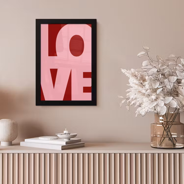 Love - Rood - Blokletters fotolijst zwart zonder passe partout klein -sfeer5
