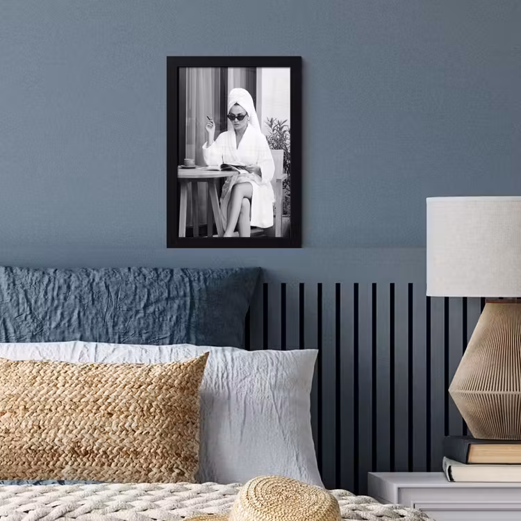 Modern - Vrouw - Zwart - Wit fotolijst zwart zonder passe partout klein -sfeer3