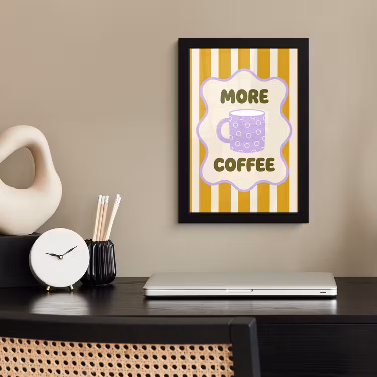 More coffee - Geel - Paars - Strepen - Mok fotolijst zwart zonder passe partout klein -sfeer1