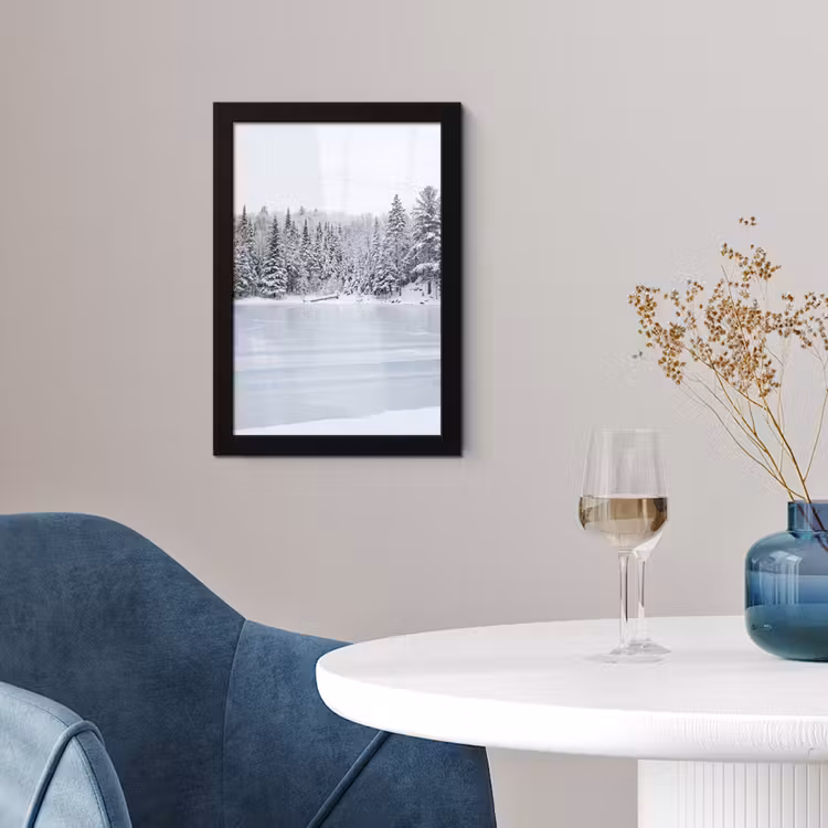 Meer - Dennen - IJs - Winter - Rustgevend fotolijst zwart zonder passe partout klein -sfeer4