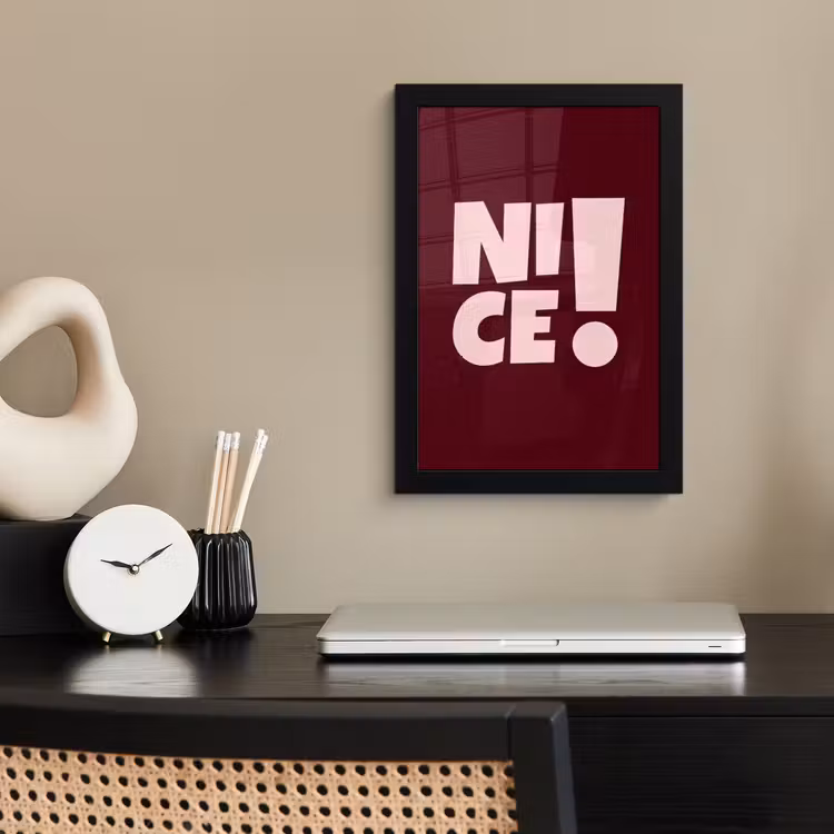 Nice - Uitroepteken - Rood fotolijst zwart zonder passe partout klein -sfeer1