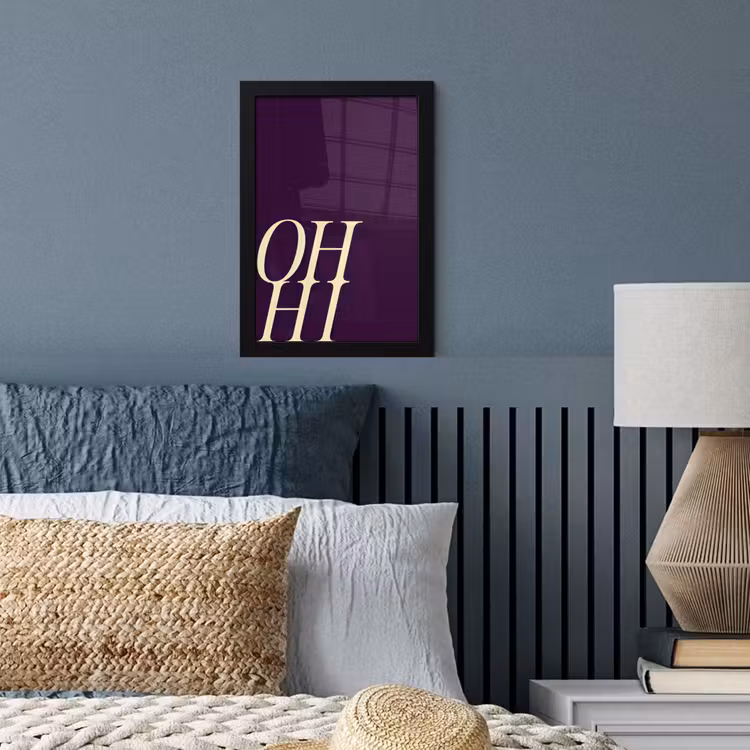 Oh hi - Paars - Cursief fotolijst zwart zonder passe partout klein -sfeer3