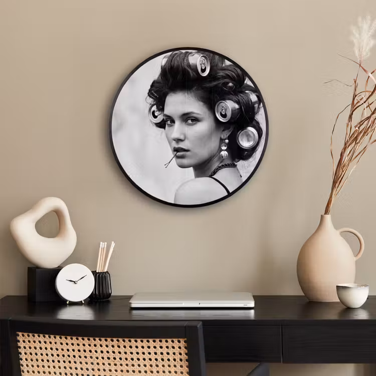 Edgy - Vrouw - Zwart - Wit Fotolijst rond zonder passe partout klein -sfeer1