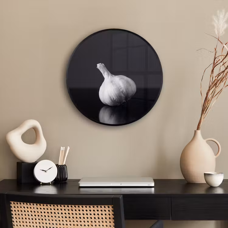 Knoflook - Zwart - Wit Fotolijst rond zonder passe partout klein -sfeer1