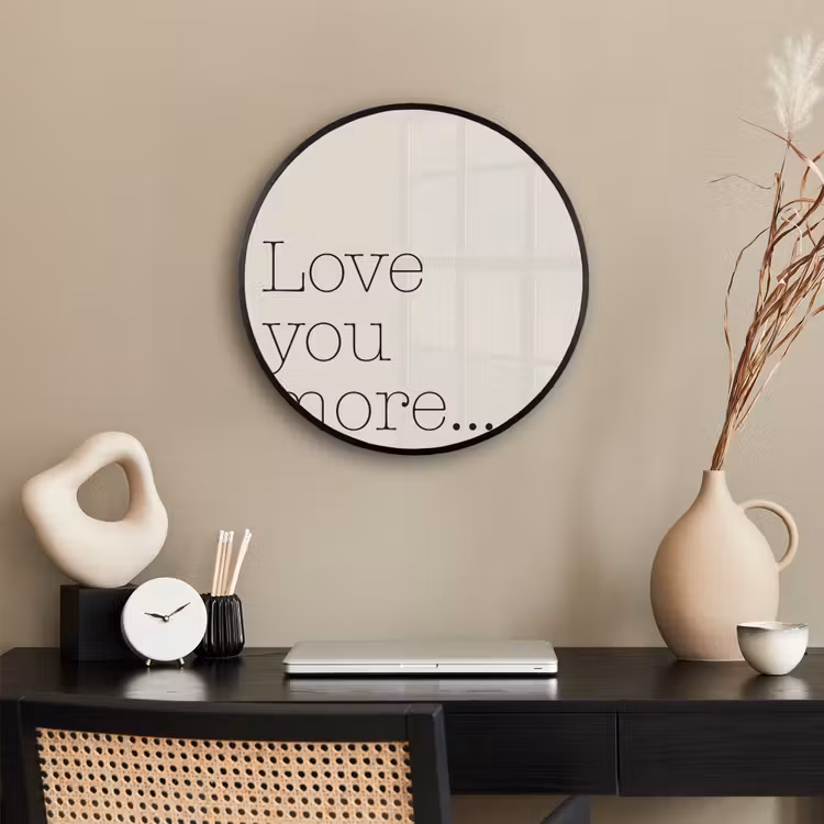 Minimalistisch - Love - Beige Fotolijst rond zonder passe partout klein -sfeer1
