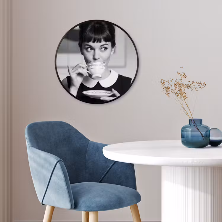Portret - Thee - Vrouw Fotolijst rond zonder passe partout klein -sfeer2