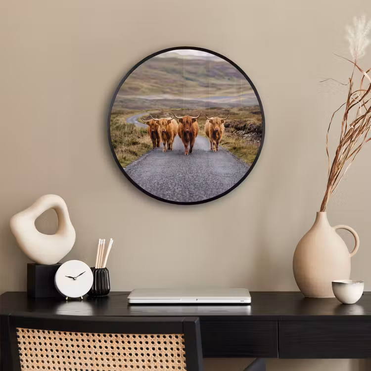 Schotse Hooglanders - Weg - Landschap - Kudde Fotolijst rond zonder passe partout klein -sfeer1