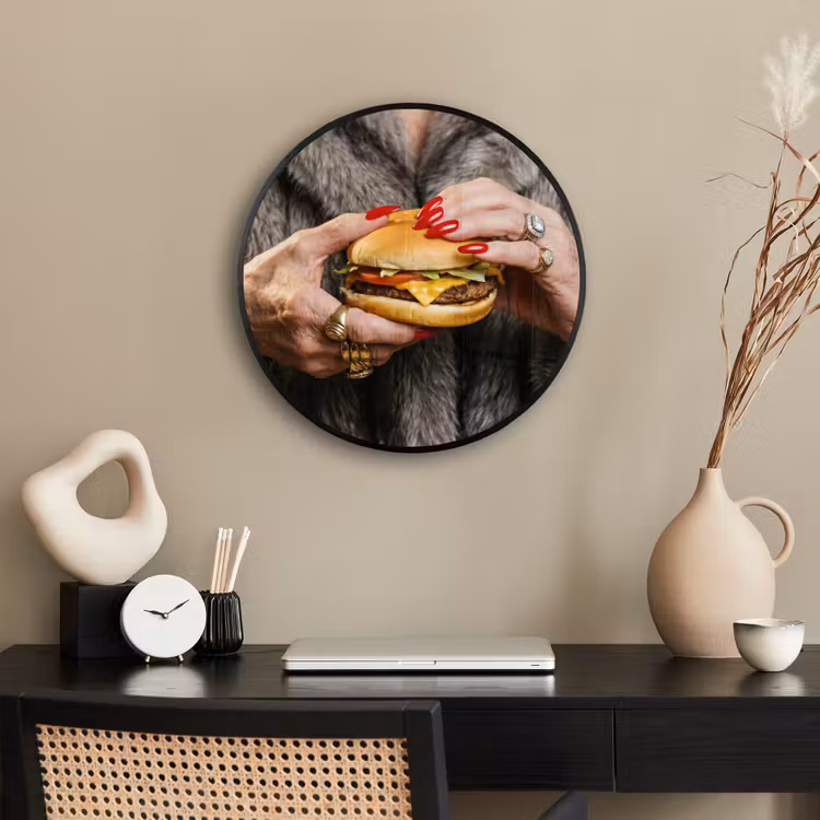 Vrouw - Hamburger - Bontjas Fotolijst rond zonder passe partout klein -sfeer1