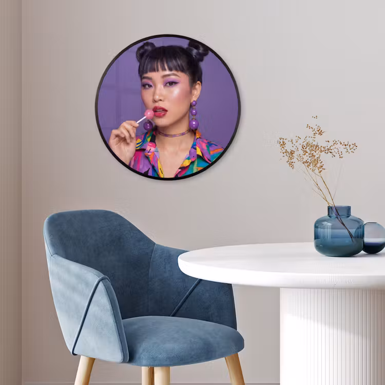 Vrouw - Portret - Make-up - Paars - Levendig Fotolijst rond zonder passe partout klein -sfeer2