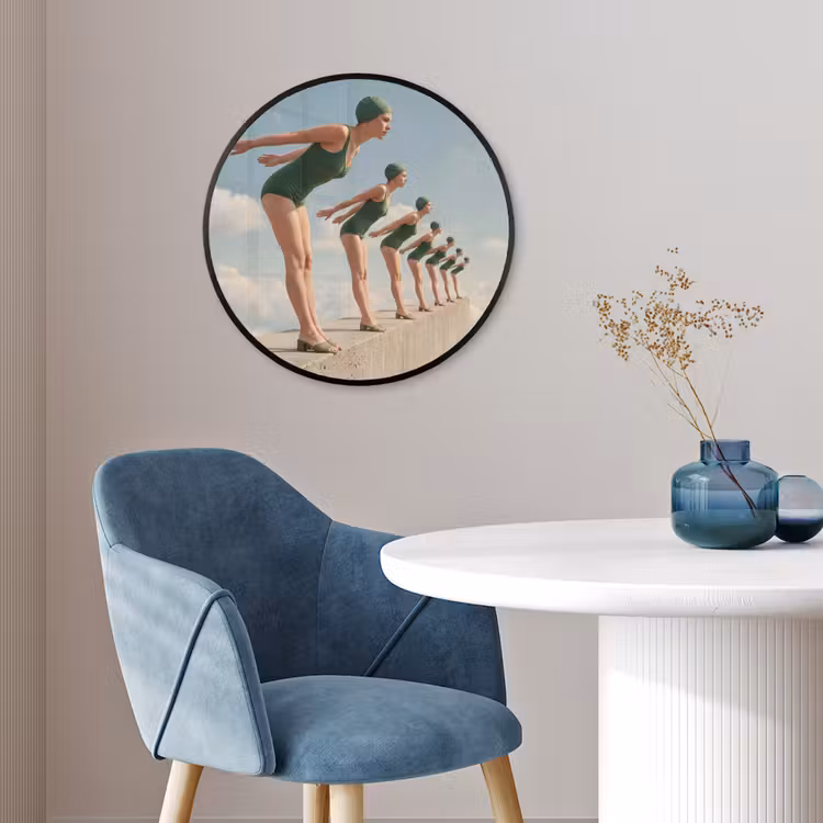 Photo Frame Round - Women - Diving Pose - Clouds - Vrouwen - Duikhouding - Wolken Fotolijst rond zonder passe partout klein