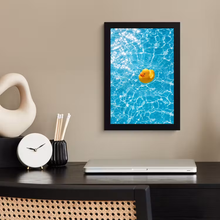 Badeend - Dobberen - Blauw fotolijst zwart zonder passe partout klein -sfeer1