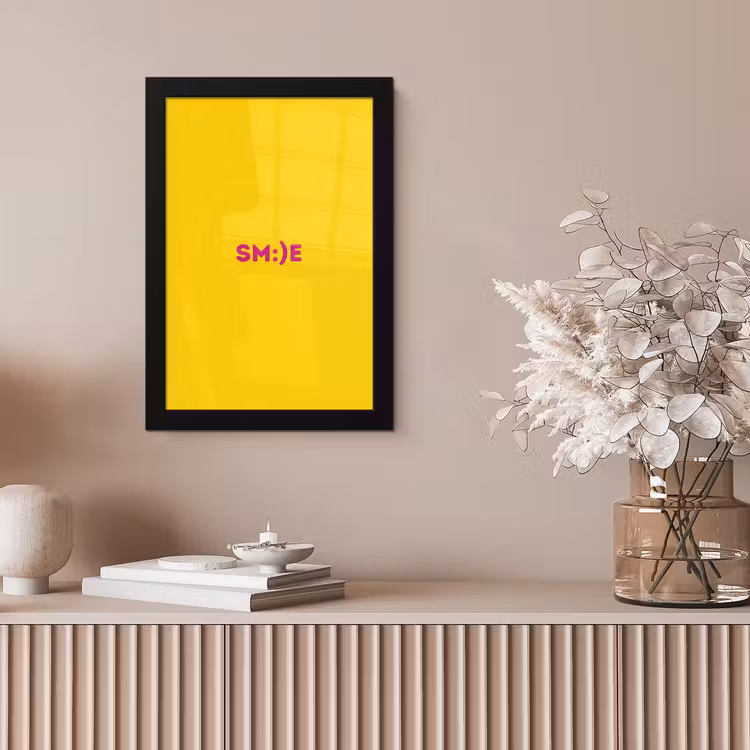 Smile - Roze - Geel fotolijst zwart zonder passe partout klein -sfeer5