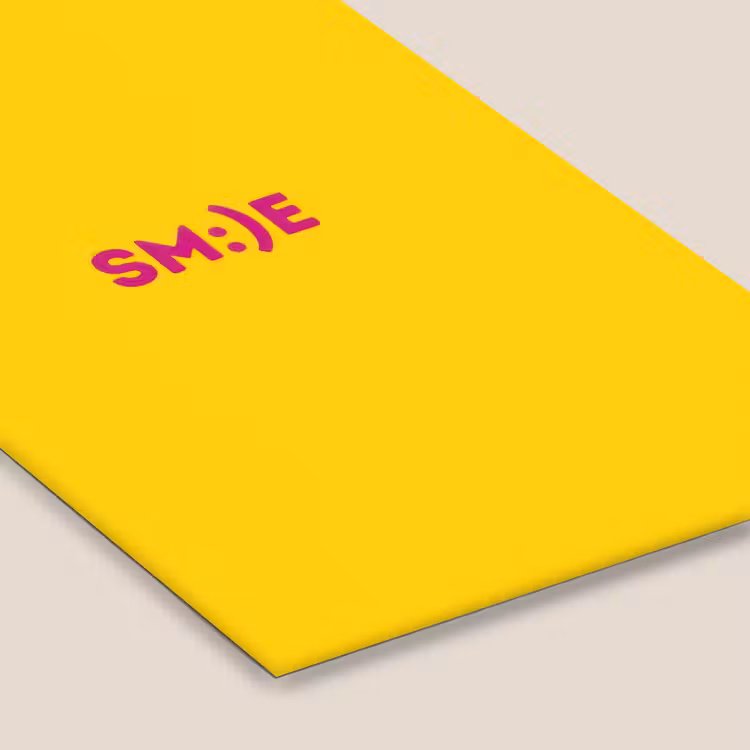Smile - Roze - Geel fotolijst zwart zonder passe partout klein -zsfeer6