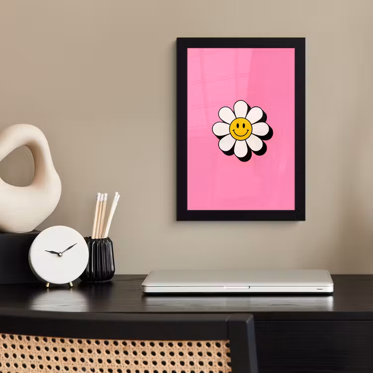 Smiley - Bloem - Roze fotolijst zwart zonder passe partout klein -sfeer1
