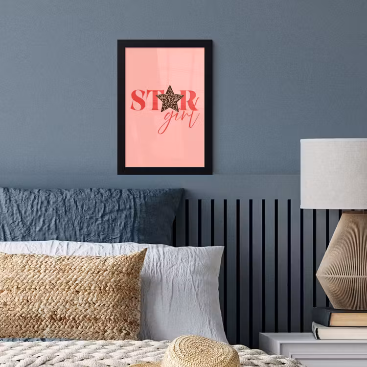 Star girl - Roze - Panter - Ster fotolijst zwart zonder passe partout klein -sfeer3