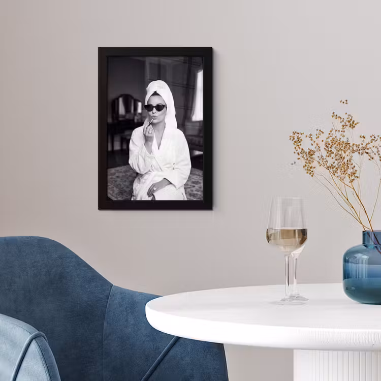 Zonnebril - Vrouw - Zwart - Wit fotolijst zwart zonder passe partout klein -sfeer4