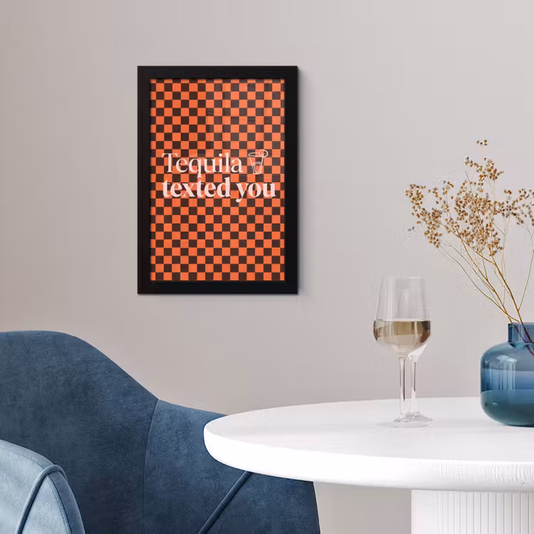 Tequila texted you - Glas - Vierkanten - Oranje fotolijst zwart zonder passe partout klein -sfeer4