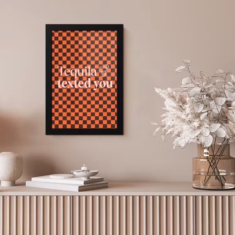 Tequila texted you - Glas - Vierkanten - Oranje fotolijst zwart zonder passe partout klein -sfeer5