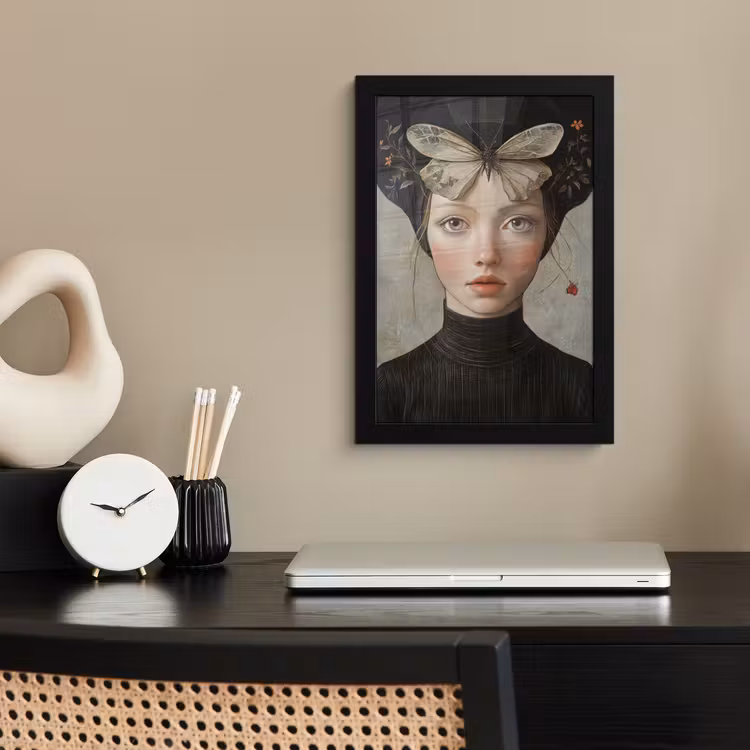 Woman - Butterfly - Art - Classic - Muted fotolijst zwart zonder passe partout klein -sfeer1