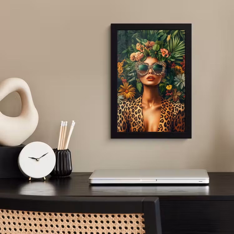 Vrouw - Panterprint - Jungle - Natuur - Luxe fotolijst zwart zonder passe partout klein -sfeer1