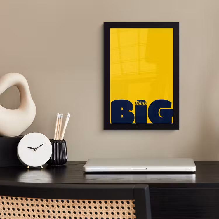 Geel - Think big - Grafisch fotolijst zwart zonder passe partout klein -sfeer1