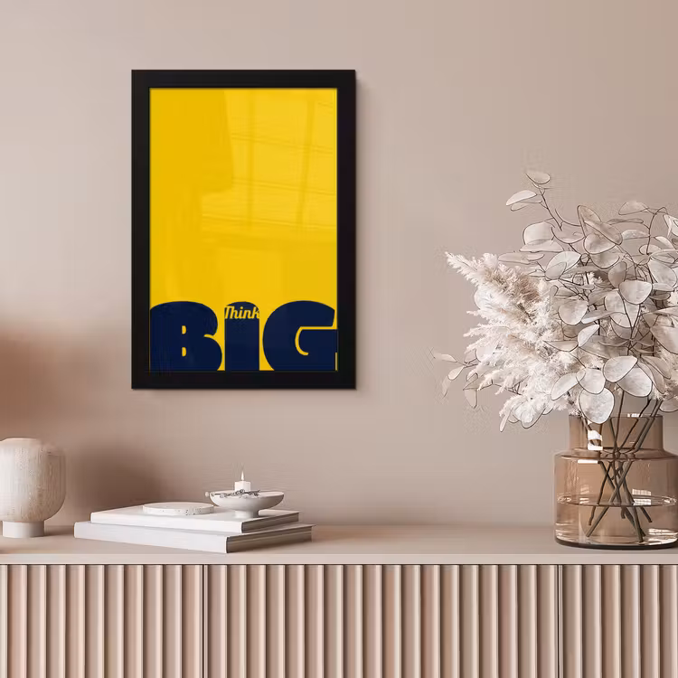 Geel - Think big - Grafisch fotolijst zwart zonder passe partout klein -sfeer5